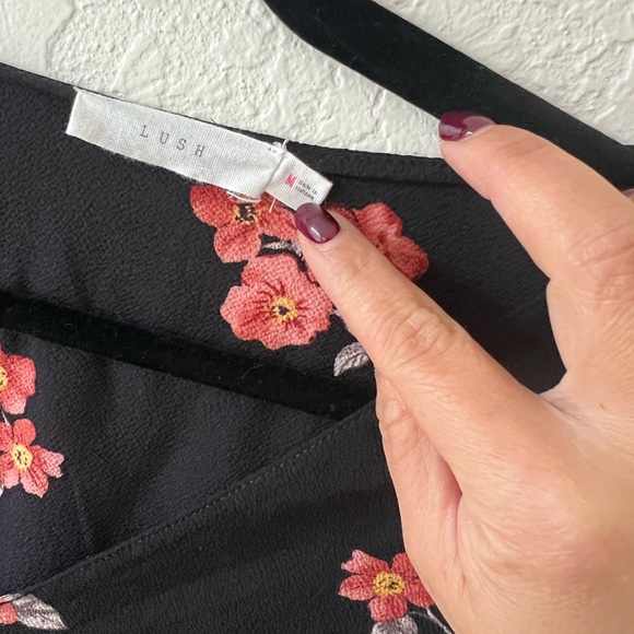 Lush Krisantha Black Floral Tie Front Blouse - Picture 7 of 10